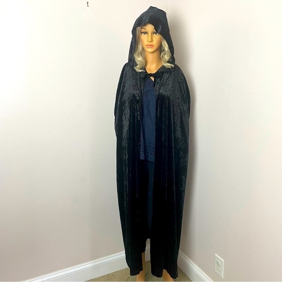 Spirit Velvet Hooded Cape – One Size - Picture 1 of 5